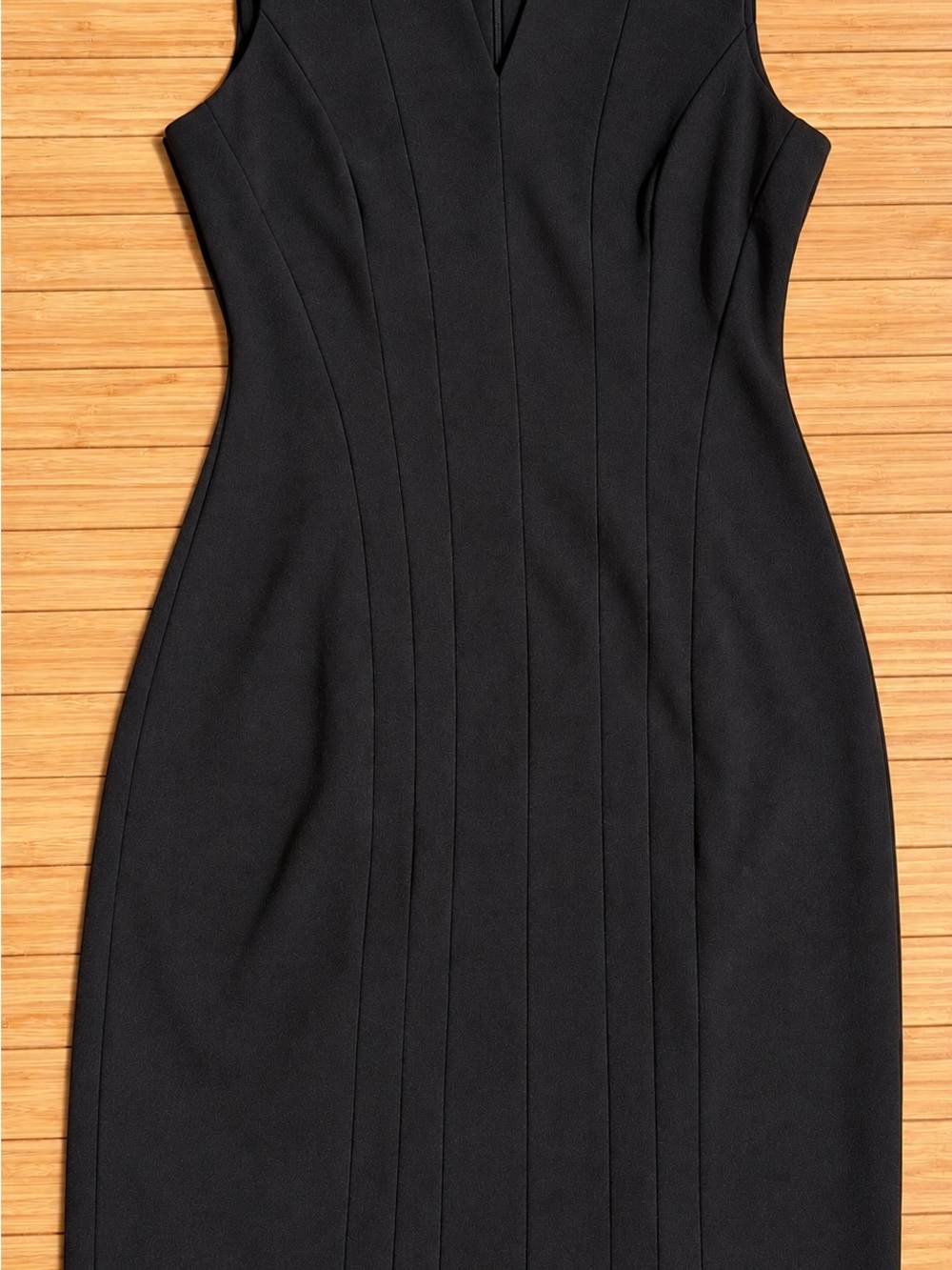 Women’s Calvin Klein Black V-Neck Sheath Dress size 6 - excellent condition